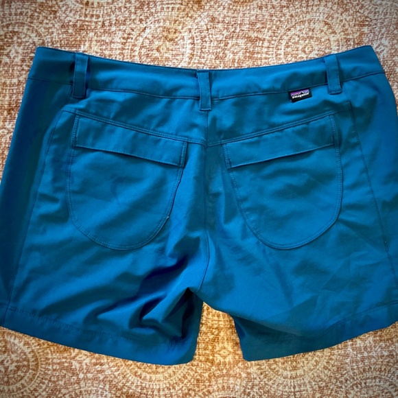 Womens Shorts - Picture 2 of 3